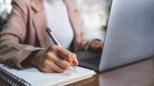 「勤務間インターバル制度の実施と留意事項について」のアイキャッチ画像