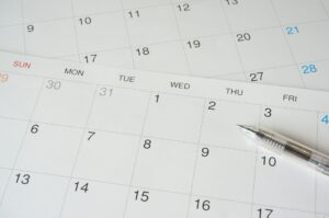 「法定休日とは何か？時間外労働・休日労働とは？」のアイキャッチ画像