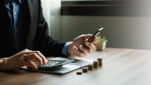 「インフレ手当の支給と実務上の留意事項」のアイキャッチ画像