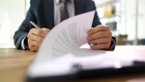 「積立年休制度の導入可否と実務上の留意点」のアイキャッチ画像